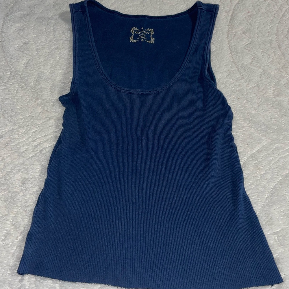 Small Old Navy Tank Top. MUST BE BUNDLED - Picture 1 of 2